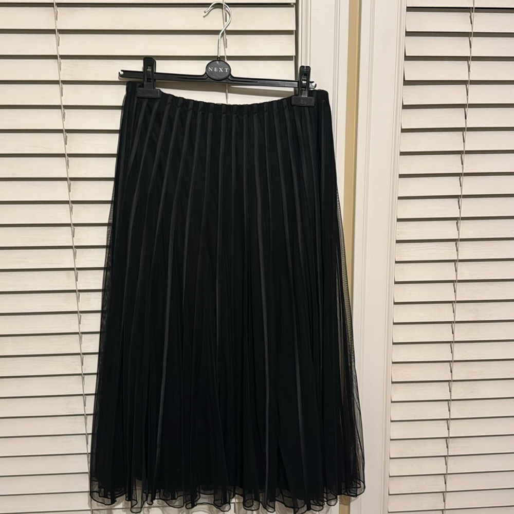 Frank Lyman pull on skirt